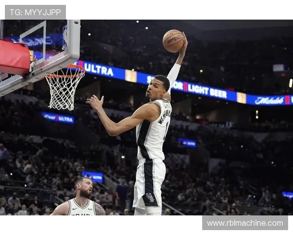 马刺4-2战胜绿军文班当选FMVP